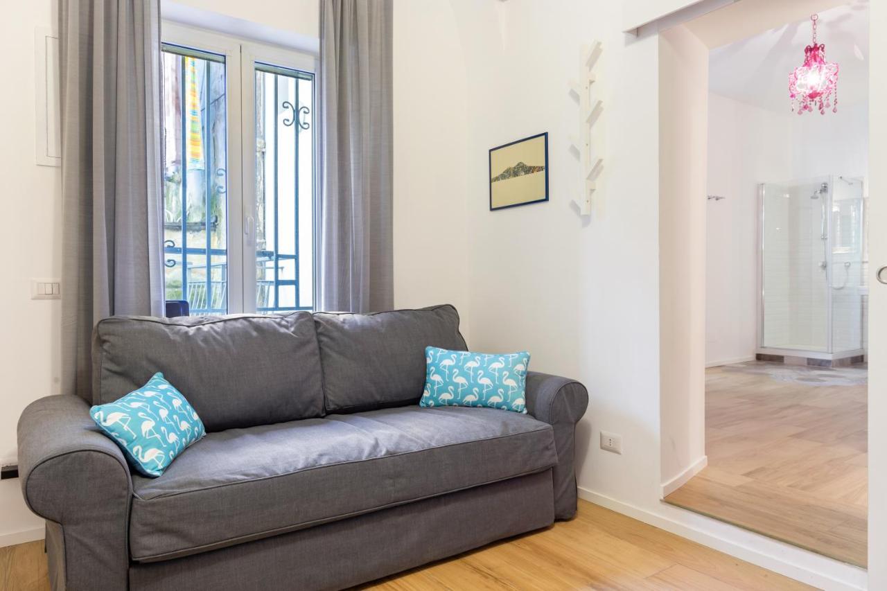 Oui Tree Apartment Napoli Bagian luar foto